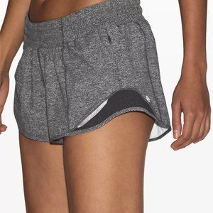 Lululemon Hotty Hot Short 2.5 Inch Size 6